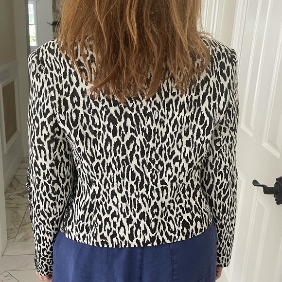 Brand new short jacket with leather trimming. - Picture 4 of 8